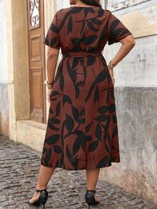 Vionelle 加大码印花系带裹身连衣裙，圣诞节女士长款套装 - 咖啡棕 - 查看 2