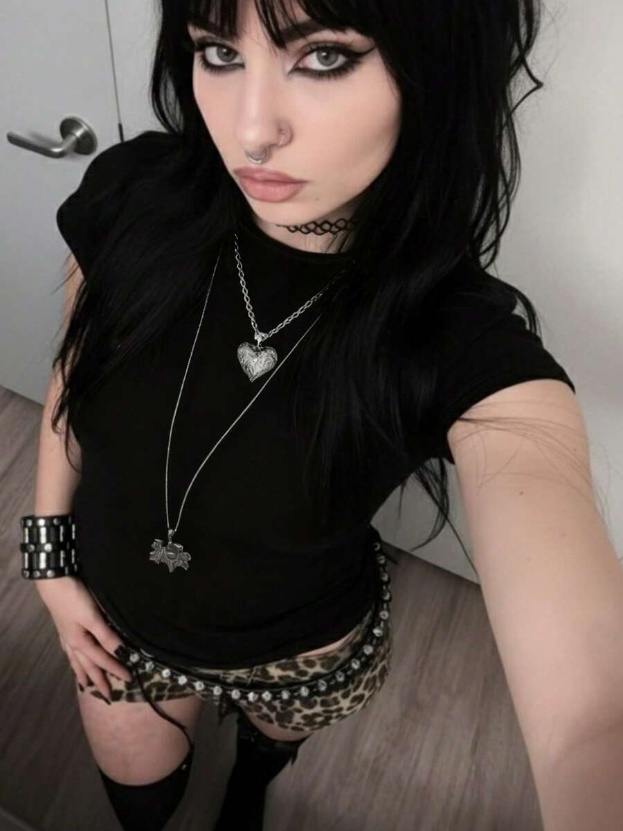 SHEIN 大码修身休闲常规圆领短袖半身裙 - 黑色 - 查看 1