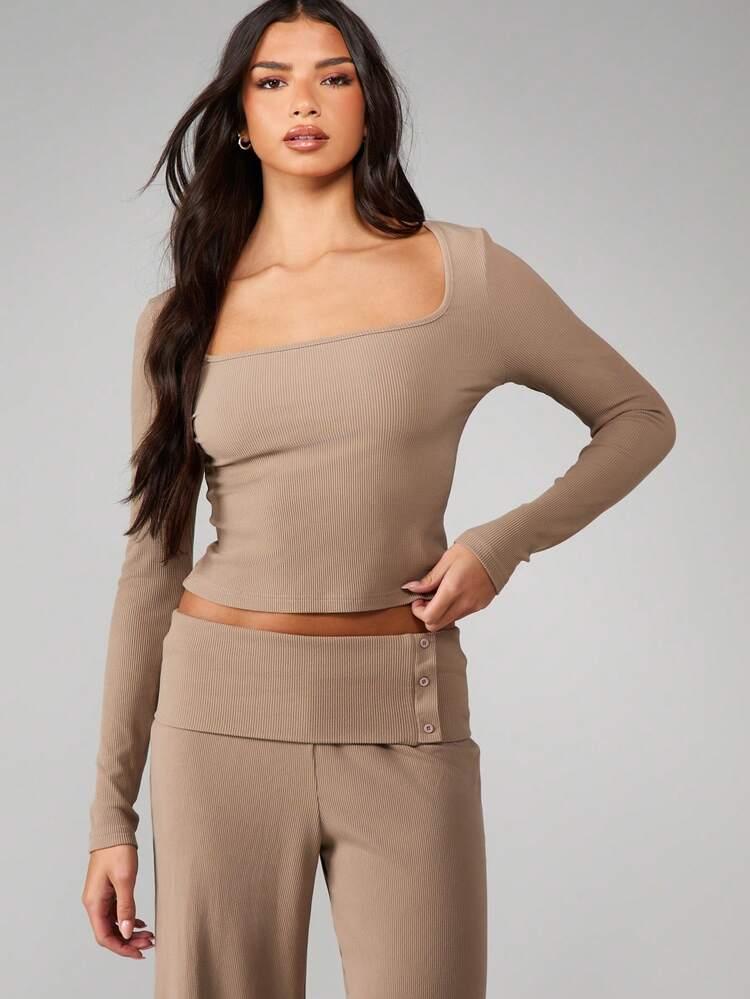 MISSGUIDED Soft Ribbed Square Neck Long Sleeve Crop Top With Fitted Silhouette For Fall Winter Layering