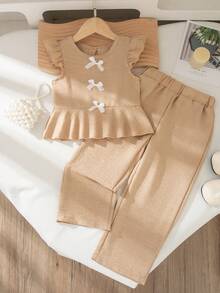 SHEIN Vintaside Kids 女童夏季新款圆领蝴蝶袖荷叶边蝴蝶结装饰衬衫和直筒短裤套装，休闲复古时尚 - 卡其色 - 查看 3