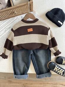 SHEIN LMoss Kids 男童休闲修身长袖针织衫，复古学院风套头衫，适合秋冬季节、通勤、上学、居家、休闲、街头、聚会、户外玩耍等场合。 - 棕色 - 查看 5