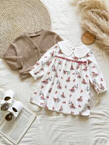 SHEIN Vintaside Kids Conjunto de niña bebé de cárdigan de punto de piel de camello de otoño/primavera y vestido de manga larga con cuello, volantes y estampado de ciervos, elegante conjunto de fiesta para Navidad, San Valentín, fiestas, al aire libre, hogar, estilo vintage - Café integral - Ver 5