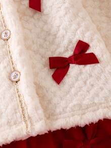 SHEIN 女童绒面长袖开衫，饰有金色蕾丝边和3D蝴蝶结，搭配红色百褶裙，两件套，适合春秋季穿着，舒适优雅，休闲及派对皆宜。 - 紅色 - 查看 6