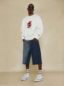 SUMWON 宽松复古圆领卫衣，饰有雪尼尔贴片字母标志细节，休闲套头衫 - 白色 - 查看 4