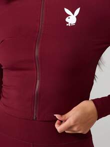 Missguided x Playboy 修身长袖拉链运动外套，饰有兔子标志和字母印花，适合秋冬休闲穿着 - 酒紅色 - 查看 4