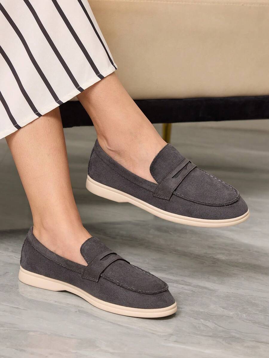 Sleekvia Casual Versatile Commuting Simple Solid Color Flat Shoes For Christmas - Grey - View 1