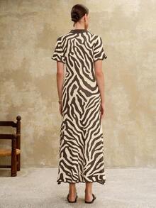 Revavyn Váy ôm sát tay ngắn họa tiết ngựa vằn - Màu Khaki - Xem 3