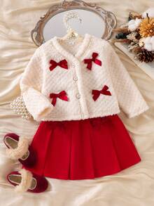 SHEIN 女童绒面长袖开衫，饰有金色蕾丝边和3D蝴蝶结，搭配红色百褶裙，两件套，适合春秋季穿着，舒适优雅，休闲及派对皆宜。 - 紅色 - 查看 3