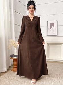 Al Najma 女士优雅纯色蕾丝拼接镂空领阿拉伯风格连衣裙 - 咖啡棕 - 查看 1