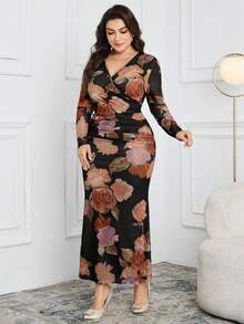 Modelyn Plus Size Women Elegant All-Over Print V-Neck Dress - Black - View 5