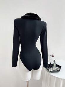 Elamini Women's Raglan Sleeve Zip-Up Fitted Bodysuit With Fur Collar & Letter Graphic - Black - View 2