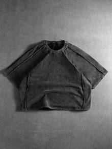 PAVTROS 男士休闲街头风极简棉质短袖T恤，宽松短款版型，做旧棉质面料搭配毛边设计，展现轻松街头风格，适合日常休闲、时尚、街头穿搭；是节日、街头风、宽松、男士、情侣、印花、送给男友、朋友、情侣装、男友的绝佳礼物。 - 黑色 - 查看 8