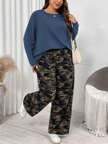 SHEIN LUNE 2pcs Plus Size Casual Solid Color Long Sleeve Top And Camo Print Pants Set, Spring Autumn Casual Everyday Wear,Essentials,Camouflage Print Two Pieces Suit Holiday Outfit  Camouflage Plus Size Camouflage Outfit For Women Comfy Sets Women Lounge Wear Camouflage Pants Loungewear Women Camouflage Plus Size Pants - Multicolor - View 5