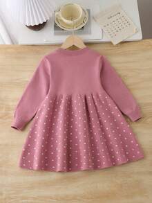 SHEIN Vintaside Kids 新款女童针织毛衣连衣裙。灰白撞色设计，可爱活泼，灰色面料柔软舒适，针织工艺精湛。适合秋冬季穿着。做工精细，整体品质上乘。采用优质柔软舒适的面料，经久耐穿。适合居家、外出、玩耍、商务场合、各种节日和派对等各种场合。 - 藕粉色 - 查看 2