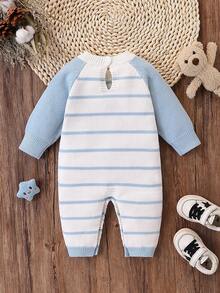 SHEIN 男婴/女婴条纹针织毛衣，舒适长袖连体衣，适合秋冬季，浅蓝色和白色，适合日常穿着、休闲装、户外装、旅行装、日托装 - 彩色 - 查看 3