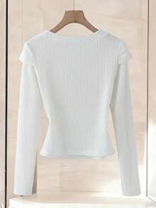 Franclia 新款秋冬款式，柔美甜美的白色，纯净迷人的设计，小众韩风，高端质感，显瘦腰身，可单穿或内搭，时尚装饰纽扣圆领长袖女式T恤，适合圣诞节、新年、跨年夜、派对、海滩、优雅休闲、浪漫、情人节、约会、毕业季等场合，时尚休闲通勤装、商务办公装，百搭时尚日常休闲装，都市教师职业装