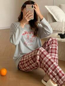 Tween-Mädchen 2-teiliges Pyjama-Set mit Weihnachtshasen-Print – Graues Sweatshirt-Oberteil aus Milchseide und rot-karierte, locker sitzende Hose, weihnachtliches Outfit