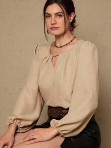 Freevana 新款秋季加大码镂空领灯笼长袖上衣，胸前镂空设计，杏色，灯笼袖。适合日常休闲穿着，或作为商务休闲女装上衣。情人节、音乐节、母亲节、万圣节、感恩节、复活节、独立日、舞会、约会、派对、婚礼和户外活动。夏季女装、新年女装、派对上衣、优雅女式衬衫、休闲女式衬衫、度假女装、通勤、节日、通勤简约办公室复古风、简约时尚女式上衣、优雅棕色上衣、新年派对上衣 - 杏色 - 查看 6