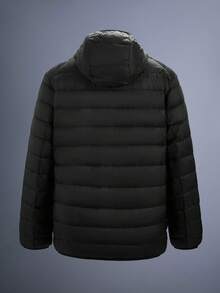 Driftmere 男士哑光黑色连帽羽绒服，都市时尚风格，绗缝亮面纹理可调节帽兜，适合城市漫步和夜间出行，绗缝缝线如同刀锋般锋利，亮面光泽在夜色中折射出清晰的边缘，隐藏式可调节帽扣，从霓虹闪烁的小巷到屋顶星空，勾勒出流畅酷炫的轮廓，搭配功能性运动裤和切尔西靴，与暗黑的都市节奏碰撞出火花，秋冬季保暖，运动户外，日常休闲运动外套 - 黑色 - 查看 2
