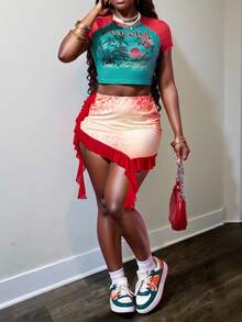 Slaydiva 2025 Große Größen Neuer Sommer Lässig Street Retro Alltag Dating Musik Festival Rundhals Kurzarm Rot und Grün Kontrast Slogan Grüne Pflanze Bedrucktes Kurzes T-Shirt + Asymmetrischer Saum Rüschen Verzierter Hüft-Rock Komplett-Outfit - Verschiedenfarbig - Übersicht 1