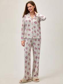 Loomlin Baumwolle Damen 2-teiliges Homewear Pyjama Set mit Erdbeeren & Früchte Muster und Knopfdetails, bequem