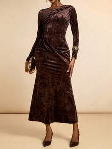 Lyxana Fitted Mermaid Velvet Twist Ruched Dress - Coffee Brown - View 5