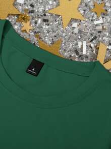 Manfinity Homme 男士圆领短袖休闲T恤，印有创意新年图案 - 墨綠色 - 查看 5