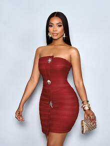 SOLERSUN 女士性感优雅针织面料金属装饰纽扣法式前开襟后摆弹力修身不对称下摆迷你抹胸连衣裙，适合春夏初秋/冬季穿着，也适合圣诞节派对、情人节约会等场合。 - 酒紅色 - 查看 5