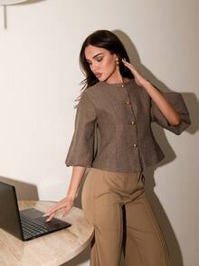 Bris Aura 优雅复古法式女式浪漫约会奢华高端设计人字形圆领短款灯笼袖收腰金属纽扣西装外套 - 彩色 - 查看 6