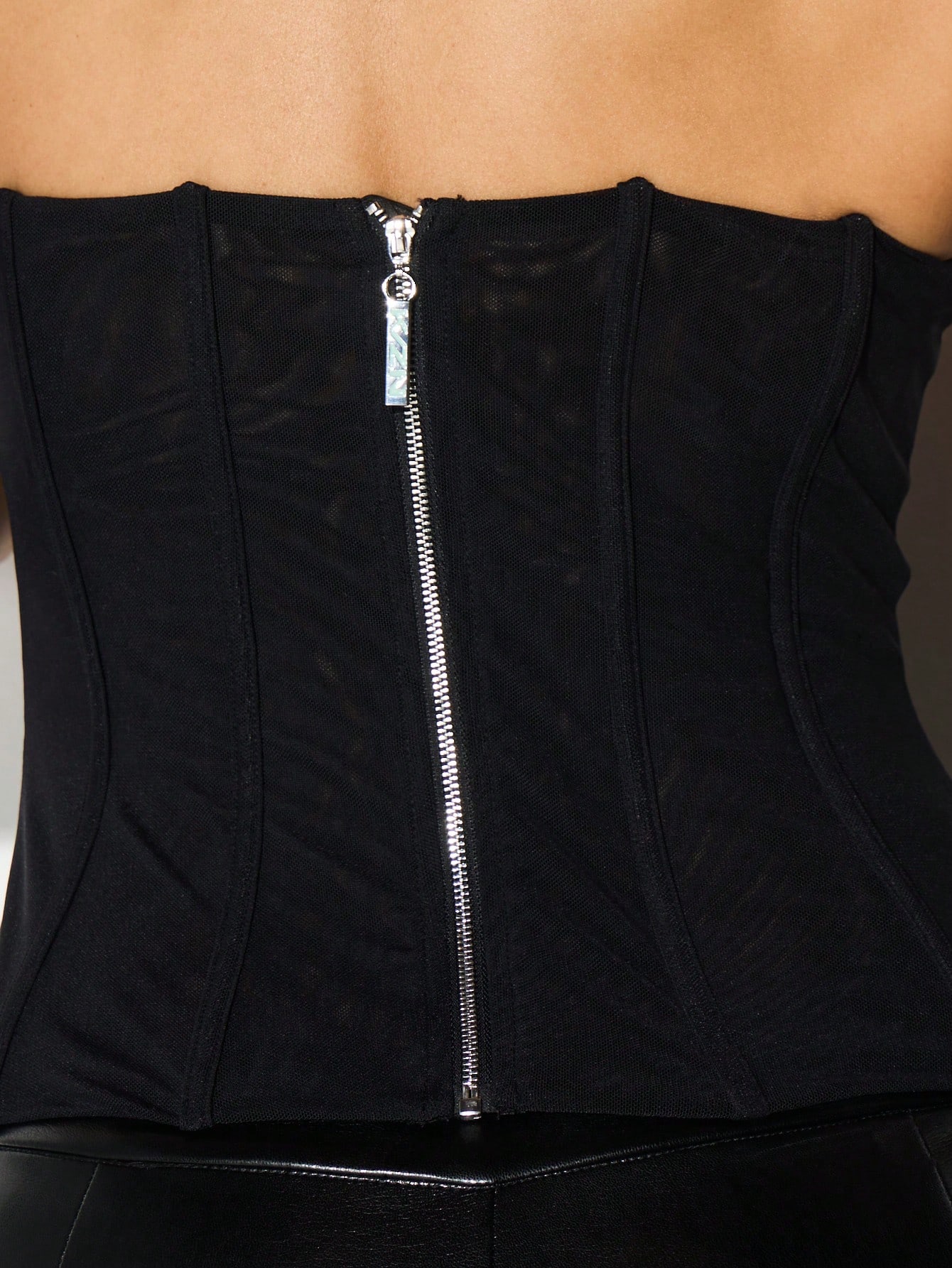 KIZN Strapless Corset Top With Sweetheart Neckline