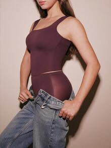 LUVLETTE Square-Neck Built-In Bra Basic SizeFreedom Shapewear LingerieAsOuterwear Tank Crop Top Comfortabel Must-Haves Bra-Free Cami - Chocolate Brown - View 3