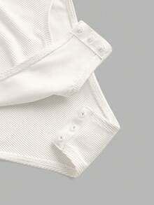 SHEIN EZwear 两件套女士拉链蝴蝶结刺绣连体衣套装，舒适休闲长袖高领连体衣，适合外出、搭配服装，简约舒适，时尚别致 - 黑與白 - 查看 4