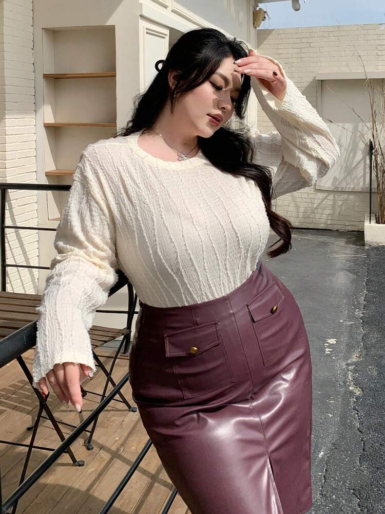 Dazy Plus Textured Fabric Plus Size Crew Neck Long Sleeve White Versatile Plus Size Women T-Shirt, Spring/Autumn