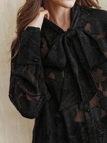 Anewsta Elegantes schwarzes Kragen-Bindekragen-Ausschnitt Blumen-Stoff Damen Langarm-Hemd, neues Herbst-Design