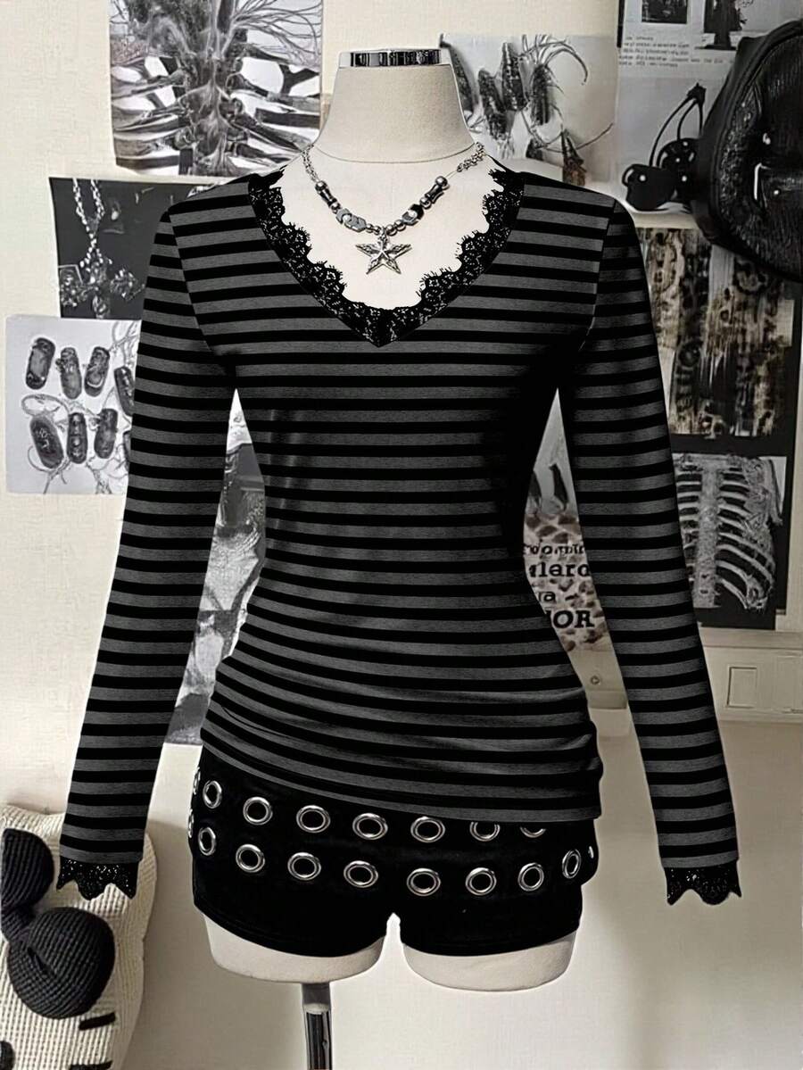 Attitoon 女式休闲复古深 V 领蕾丝边修身长袖 T 恤，适合秋冬季，黑色和灰色条纹印花，适合 Y2K、复古、垃圾摇滚 - 彩色 - 查看 1