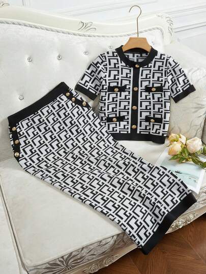 Modelyn Conjunto de top de punto de manga corta con diseño de botones y falda midi de punto de talla grande con estampado geométrico para otoño/invierno