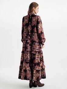 Aveloria Modichic 复古荷叶边领口系带印花层叠荷叶边下摆弹力腰身长袖连衣裙，复古英伦风 - 彩色 - 查看 2