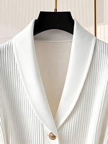 Franclia Áo khoác cardigan trắng mới, thời trang và độc đáo cho mùa xuân và mùa thu, được trang trí với tay áo cài cúc, thắt lưng, túi vá và cổ bẻ. Một chiếc áo cardigan trắng tinh tế và thanh lịch dành cho nữ, với họa tiết dệt gân, thích hợp cho mùa đông, năm mới, màu trắng cho đêm giao thừa, tiệc tùng, đi biển, thanh lịch, thường ngày cho nữ, lãng mạn, ngày Valentine, hẹn hò, trang phục tốt nghiệp, trang phục đi làm thường ngày thời trang, trang phục công sở, trang phục thường ngày đa năng và phong cách, trang phục chuyên nghiệp cho giáo viên thành thị. - trắng - Xem 5