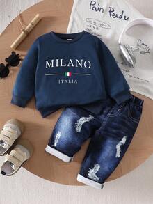 SHEIN 2件套婴儿男女通用套装，适合0-3岁婴幼儿，春秋季蓝色休闲圆领长袖卫衣上衣搭配白色字母印花仿牛仔裤，舒适贴身，适合户外、休闲、运动、派对等场合。