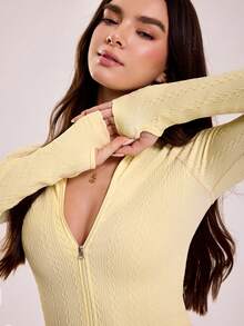 Sovereign Charm Women's Textured Raglan Sleeve Zip Front Fitted Sports Jacket - Pale Yellow - View 4