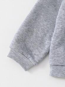 Cozy Pixies 2件套男婴字母印花柔软针织圆领长袖撞色连帽卫衣和松紧腰裤套装 - 淺灰色 - 查看 4