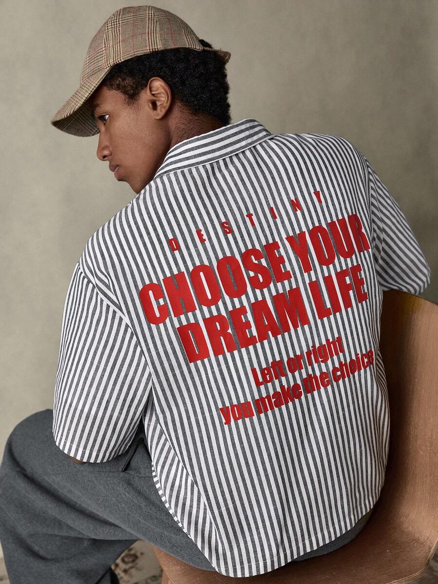 SWAVVY Áo sơ mi nam tay ngắn, đơn hàng khuy, in khẩu hiệu, sọc - Đen và trắng - Xem 1