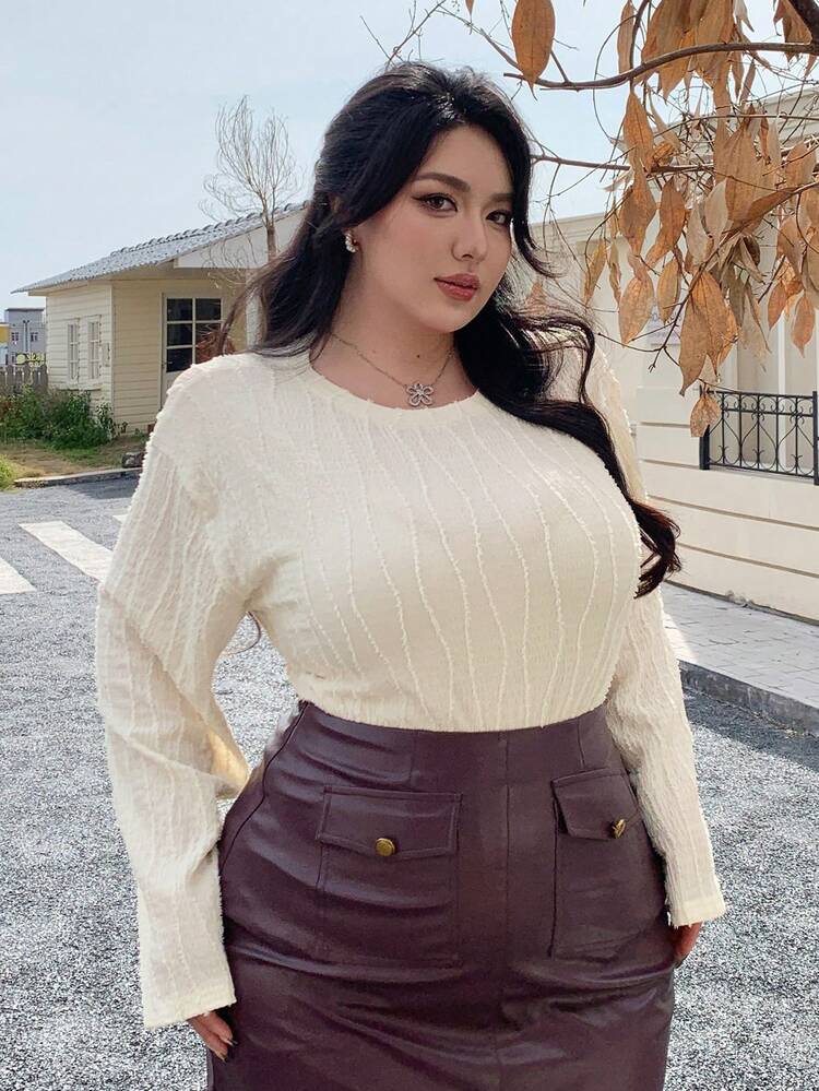 Dazy Plus Textured Fabric Plus Size Crew Neck Long Sleeve White Versatile Plus Size Women T-Shirt, Spring/Autumn