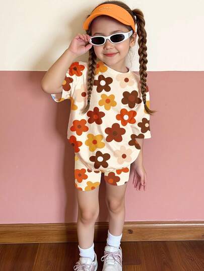 Set 2 buc. cu model floral drăguț, schemă de culori Merlot, tricou și pantaloni scurți casual minimalisti cu mânecă scurtă și guler rotund pentru fete tinere, potrivit pentru vară