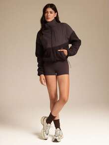 GLOWMODE Cloud Fleece Double The Glow 双色腰部抽绳下摆拉链外套，带侧拉链口袋，适合日常休闲穿着，秋冬季款。