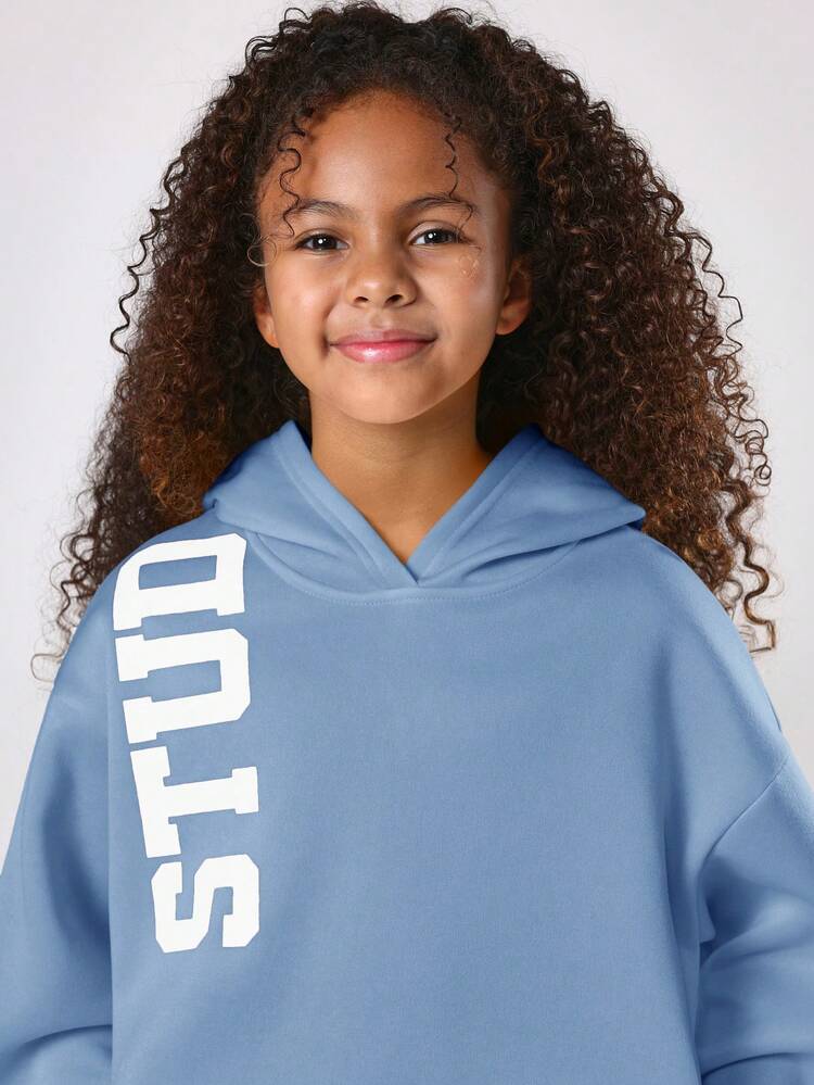 レタープリントパーカーとワイドレッグジョガーセット