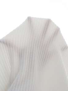 Franclia 新款秋冬款式，柔美甜美的白色，纯净迷人的设计，小众韩风，高端质感，显瘦腰身，可单穿或内搭，时尚装饰纽扣圆领长袖女式T恤，适合圣诞节、新年、跨年夜、派对、海滩、优雅休闲、浪漫、情人节、约会、毕业季等场合，时尚休闲通勤装、商务办公装，百搭时尚日常休闲装，都市教师职业装