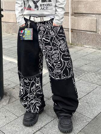 Manfinity Roghcode Casual Patchwork Graffiti Print Loose Fit Wide Leg Jeans, Versatile & Stylish Streetwear