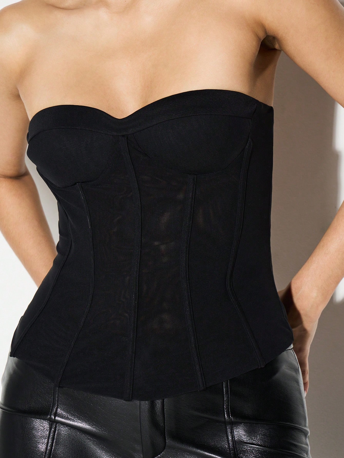 KIZN Strapless Corset Top With Sweetheart Neckline