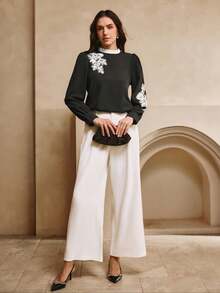 Qadelle Blouse noire pour femmes avec décoration de sequins brodés, chemise élégante et romantique en contraste monochrome, convient pour les sorties, les rendez-vous, le thé de l'après-midi, les fêtes, Halloween, Noël, le Nouvel An, Thanksgiving - Noir et Blanc - Voir 7